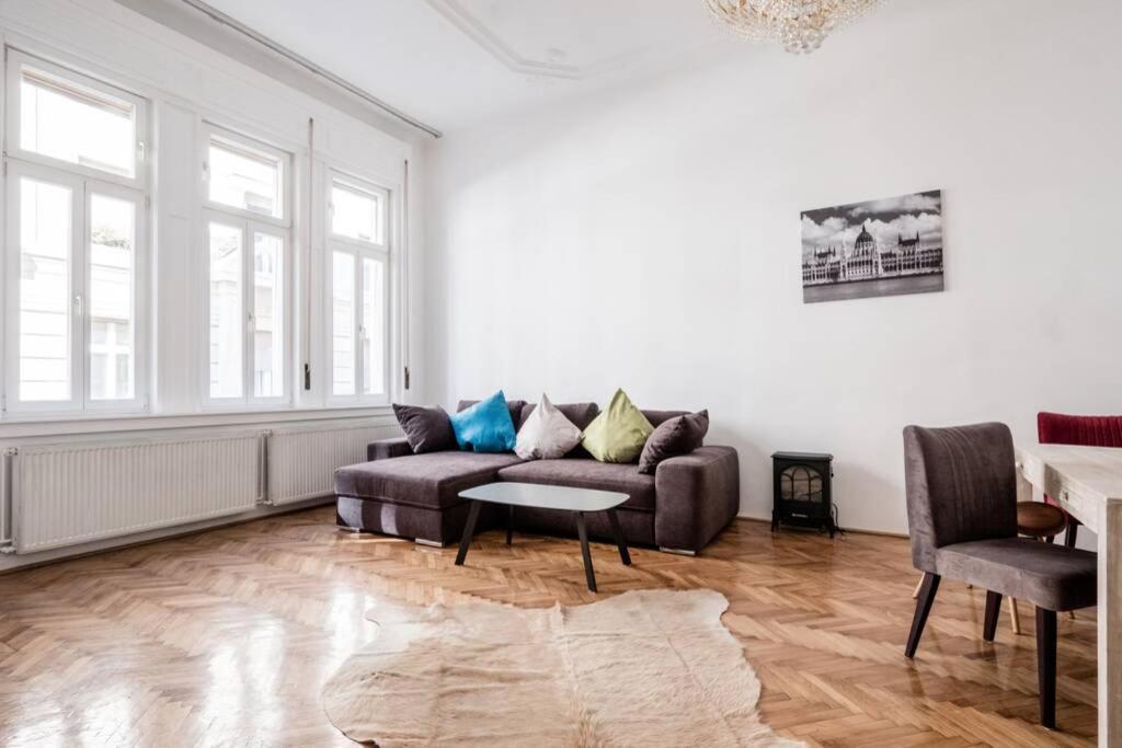 Oktober 6/8 Apartment Βουδαπέστη Εξωτερικό φωτογραφία