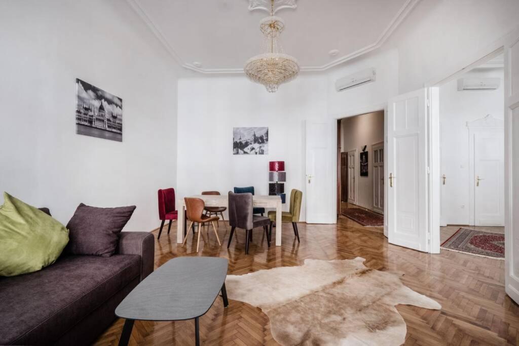 Oktober 6/8 Apartment Βουδαπέστη Εξωτερικό φωτογραφία